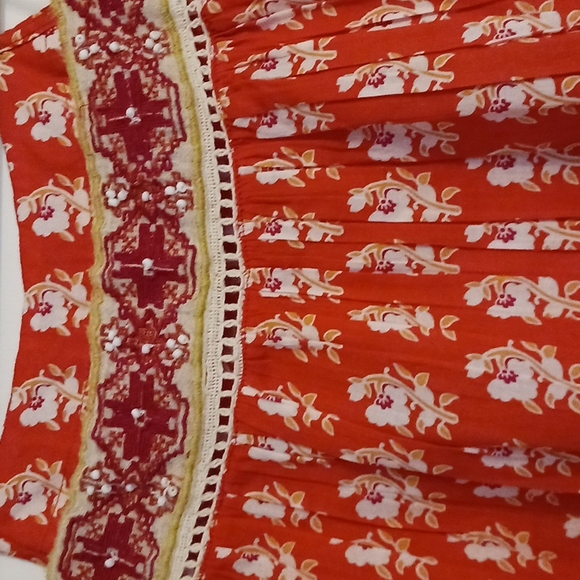 Atelier by Nicole Miller Embroidered Tank Top in Size Large (NWT) - Picture 4 of 9